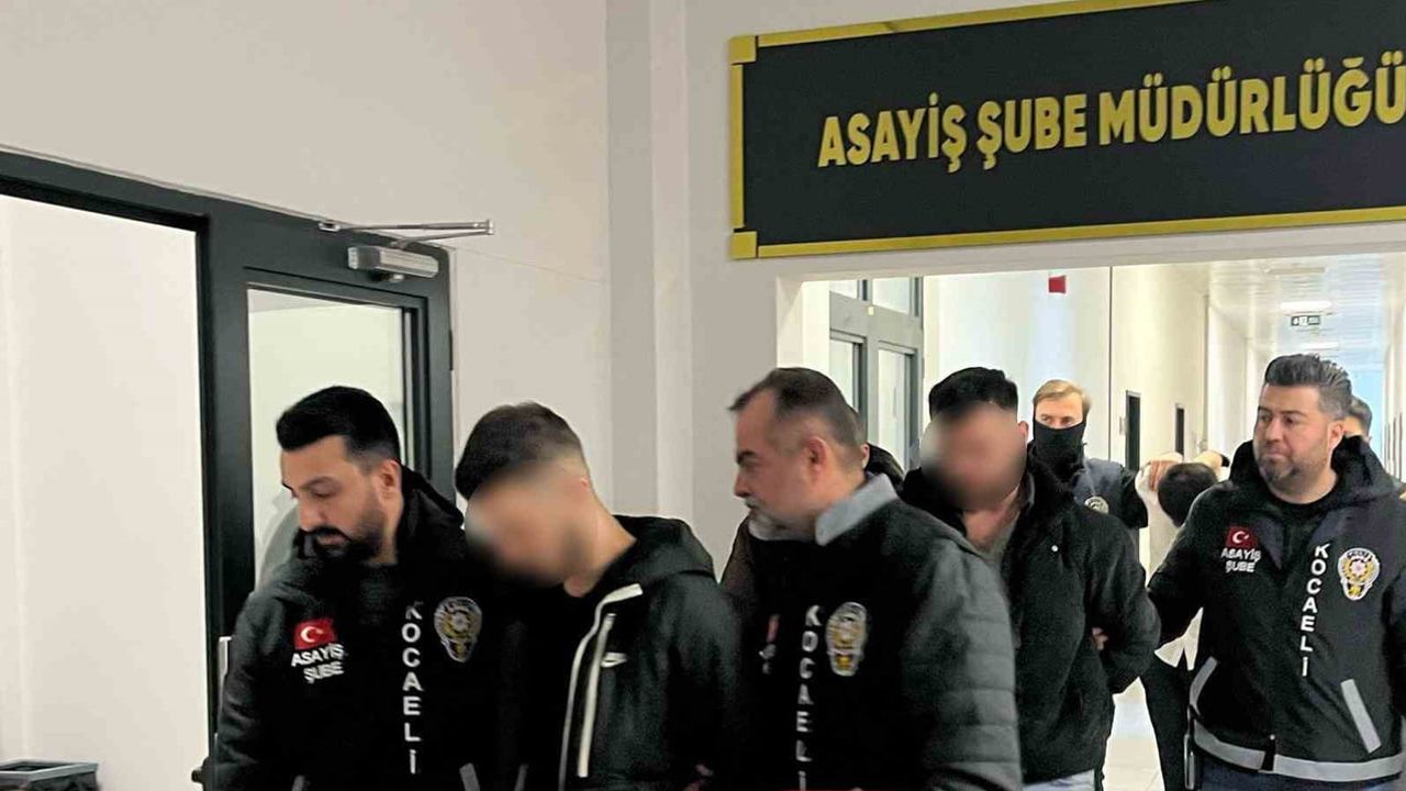 Restoranda bakışma kavgası sonunda bir kişi yaşamını yitirdi, iki kişi yaralandı