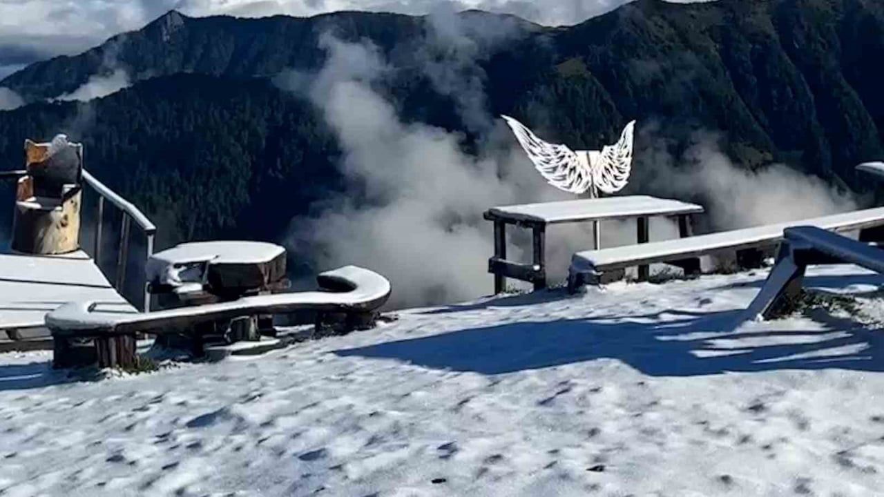 Rize yaylalarında erken kış: beyaza bürünen yüksek kesimler