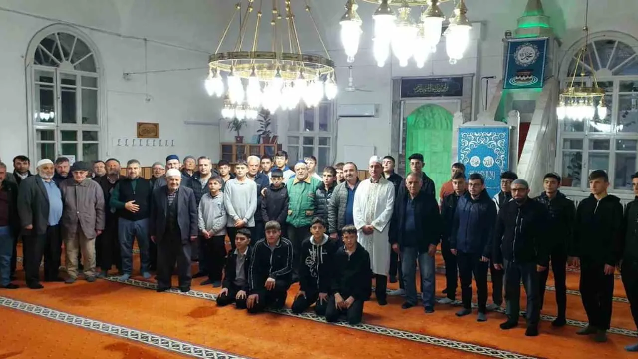 Sabahın kardeşliği: Şuhut gençleri camide buluşturuyor