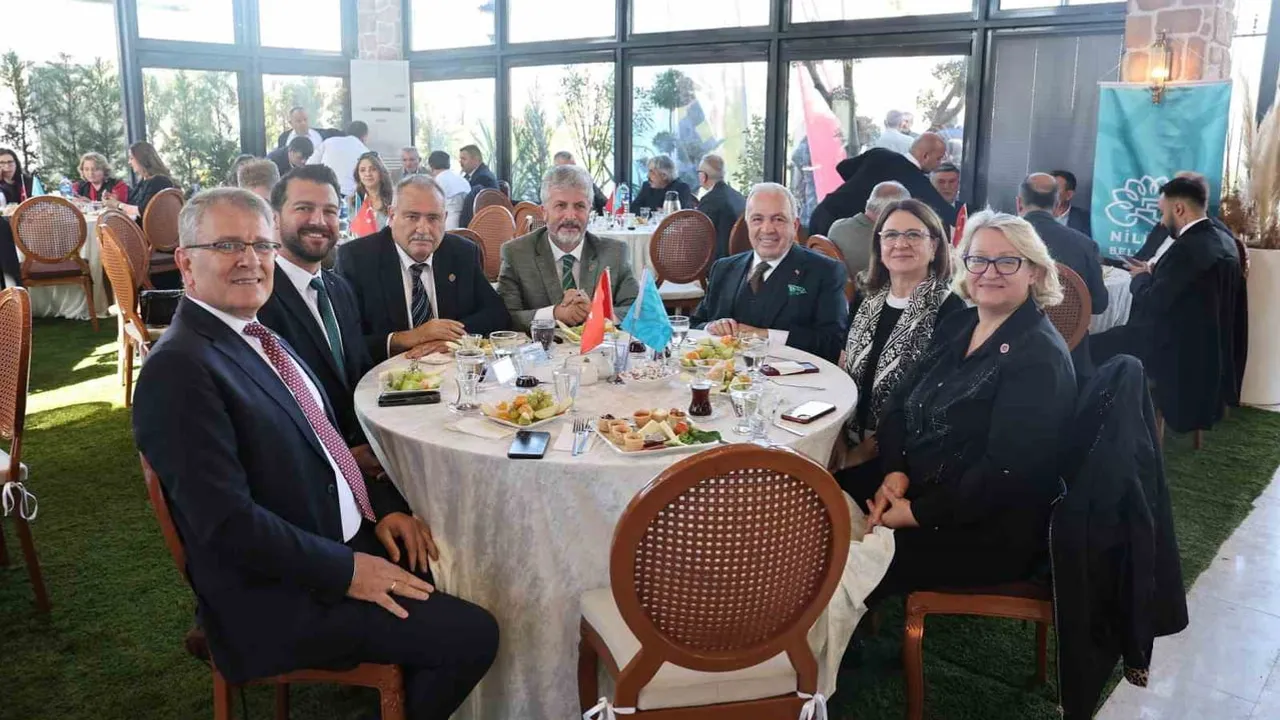 Şadi Özdemir muhtarlara çağrı yaptı: Nilüfer’in dağları ve ovaları birlikte korunmalı