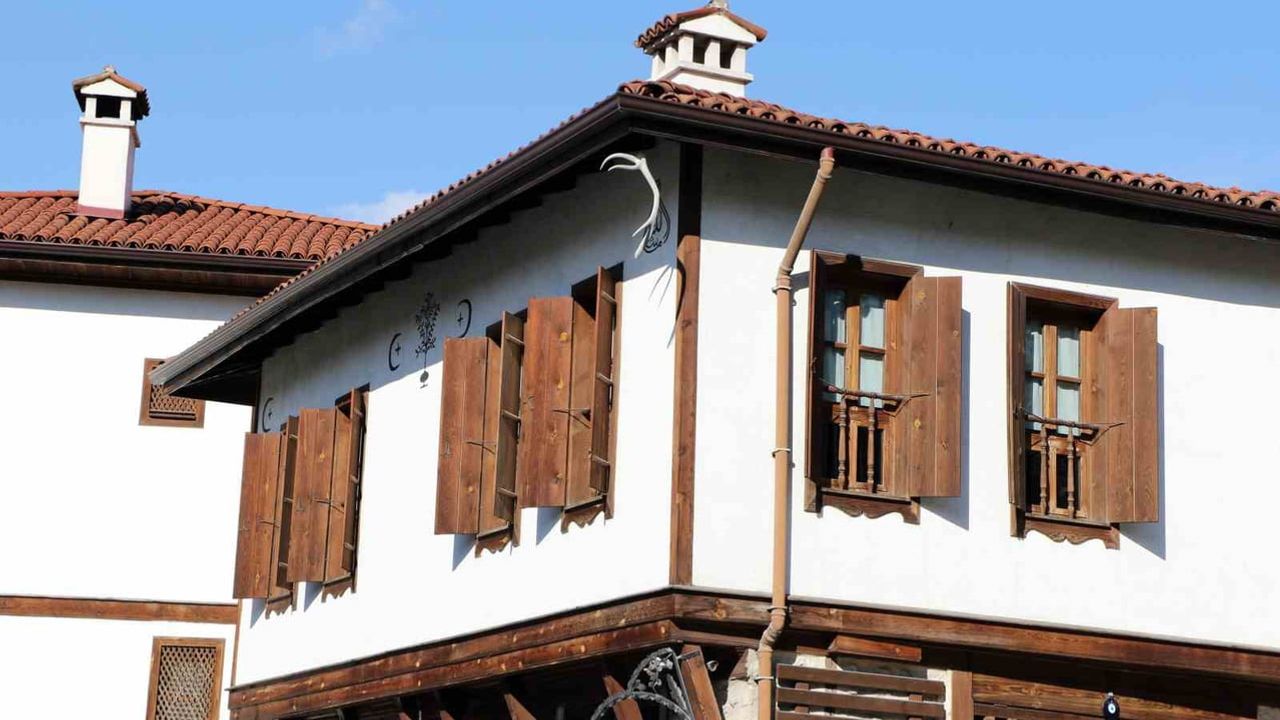 Safranbolu'nun çatılarındaki geyik boynuzları kültürel mirası taşıyor
