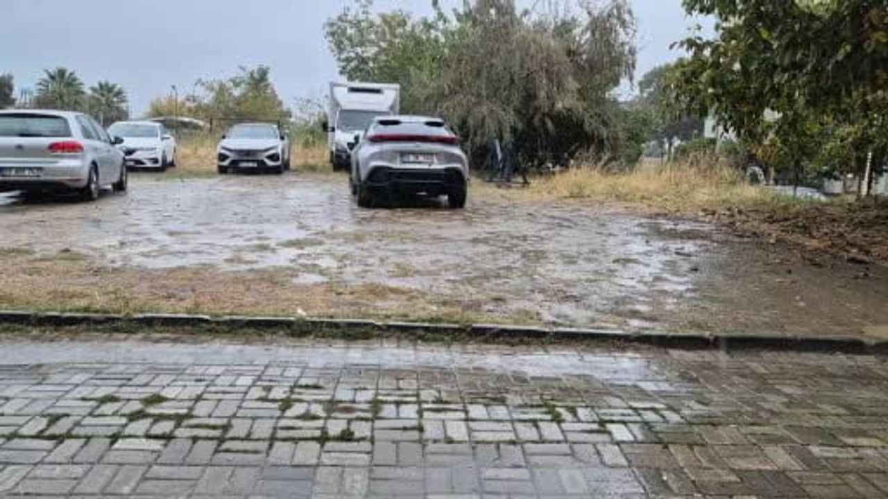 Sağanak yağış Süleymanpaşa'da günlük hayatı aksattı