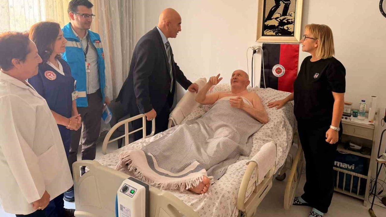 Sağlık müdürü Görgülü’den evde bakımdaki yaşlılara anlamlı ziyaret