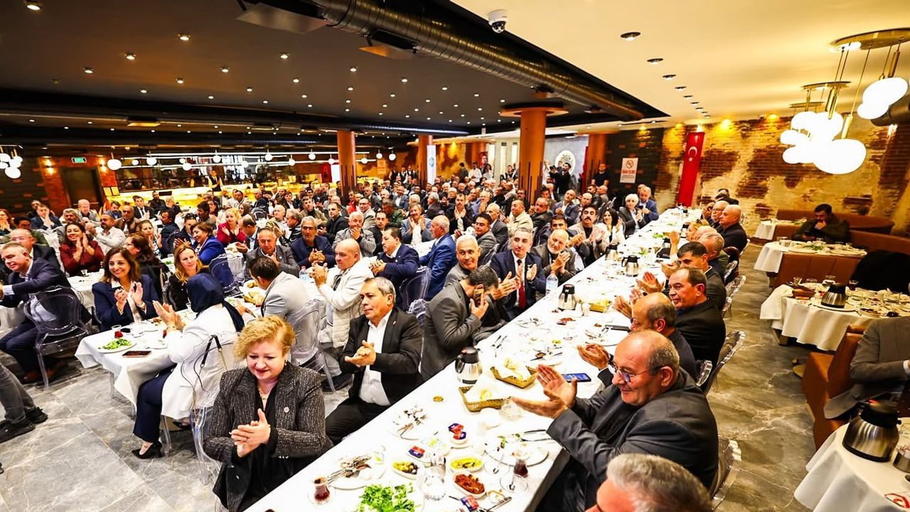 Sahada hizmete öncelik: Besim Dutlulu muhtarlarla buluştu