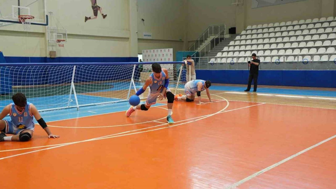 Sahalarda empati: basketbolculardan goalball deneyimi