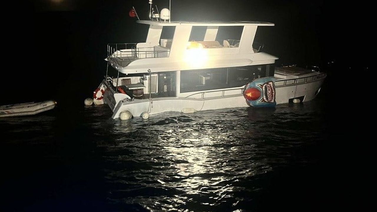 Sahil Güvenlik'in hızlı müdahalesiyle Çanakkale açıklarında iki kişi kurtarıldı