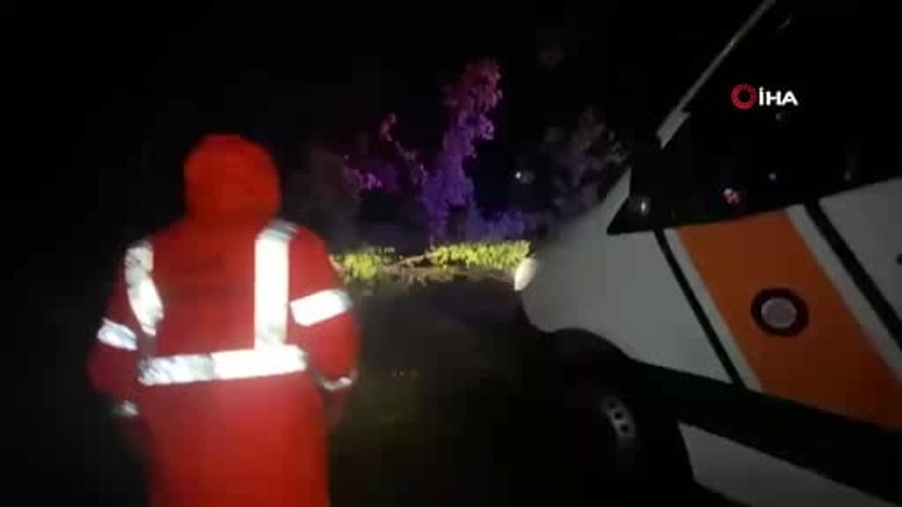 Sahil Güvenlik timleri İstanbul'da 759 kişiyi botlarla tahliye etti