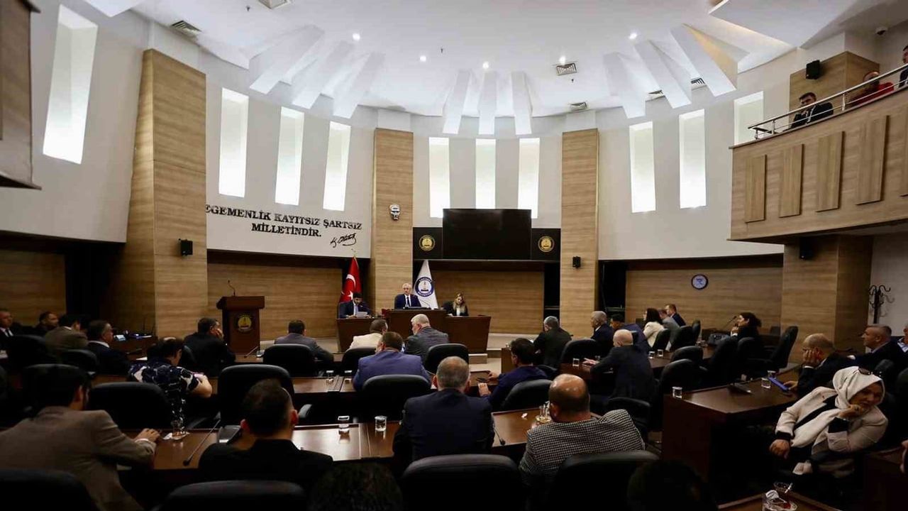 Şahinbey meclisi yeni encümen ve komisyon üyelerini seçti