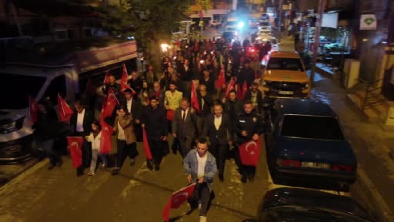 Saimbeyli'de meşalelerle başlayan kurtuluş gecesi