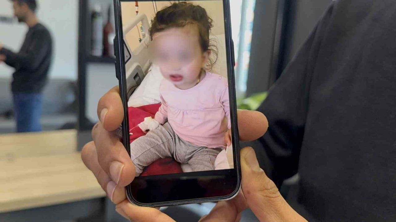 Saksıdaki ağlayan çiçek çocuğun dudak ve boğazını şişirdi, yoğun bakımda izlendi