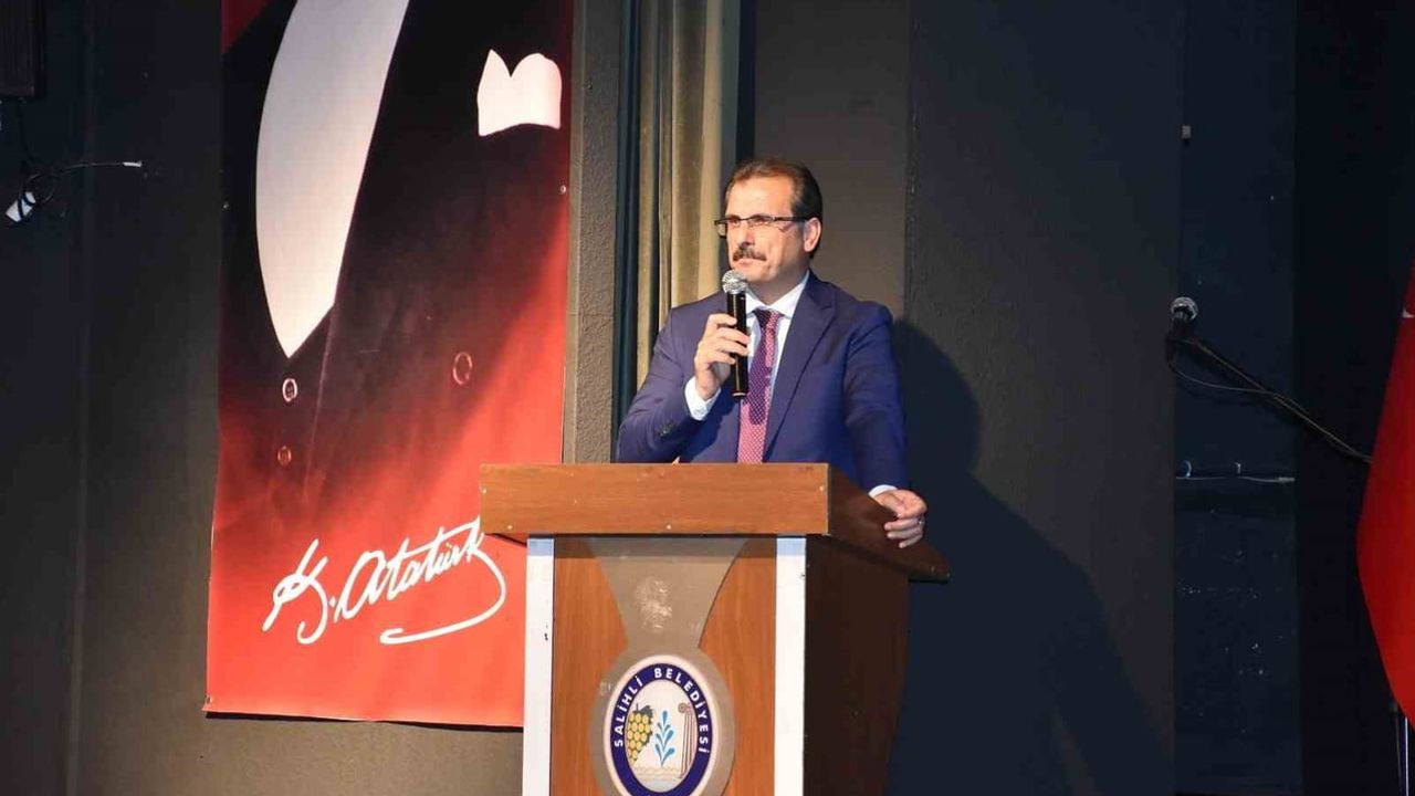 Salihli'de camiler toplumsal hayatın merkezi olarak ele alındı