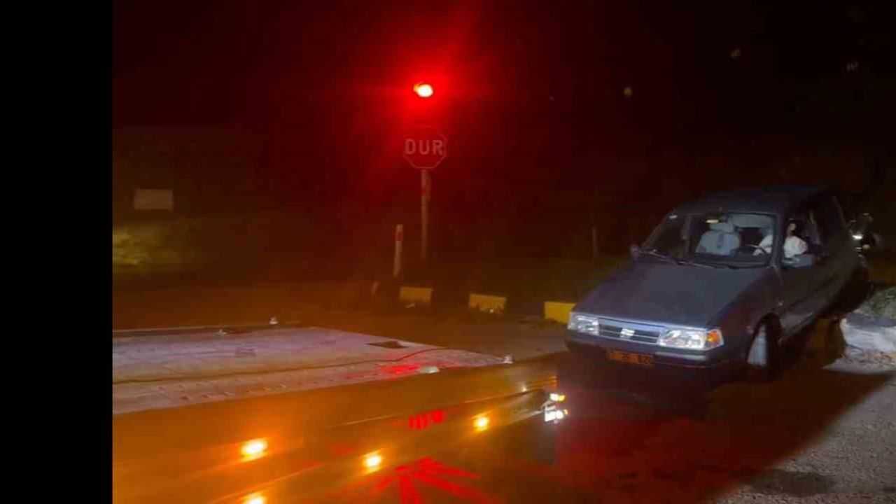 Saltukova'da kavşak çarpışması trafiği kısa süreli durdurdu