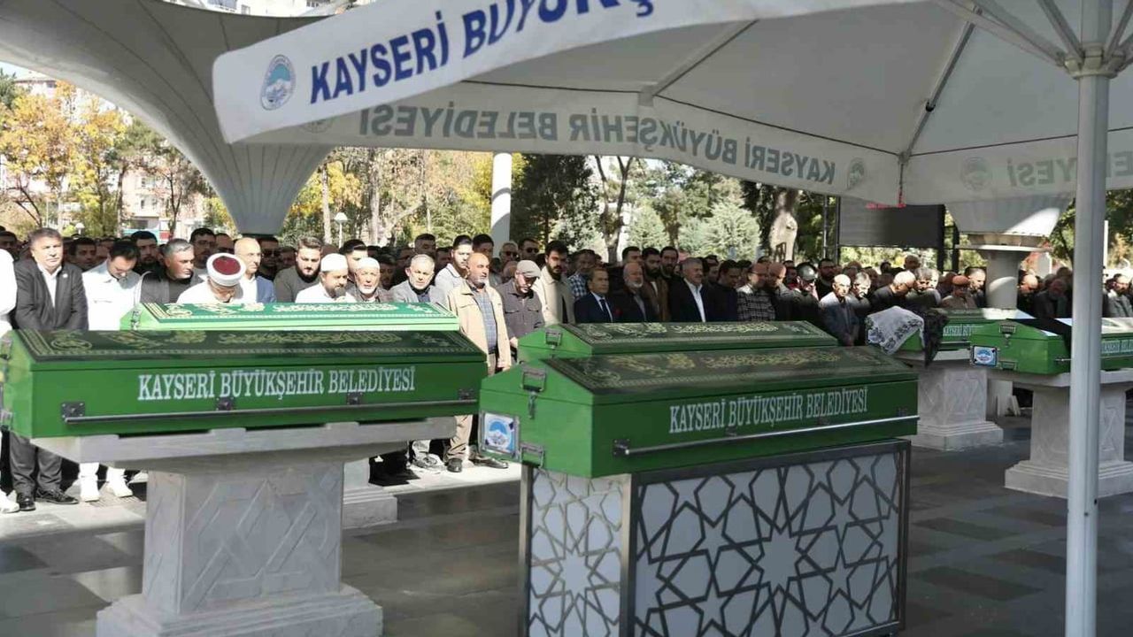 Sami Dayangaç'ın acı günü: oğlu Umut Dayangaç toprağa verildi