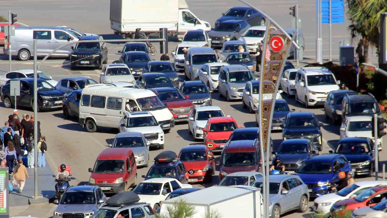 Samsun’da araç parkı genişliyor: trafiğe kayıtlı taşıt 561 bin 782’ye ulaştı
