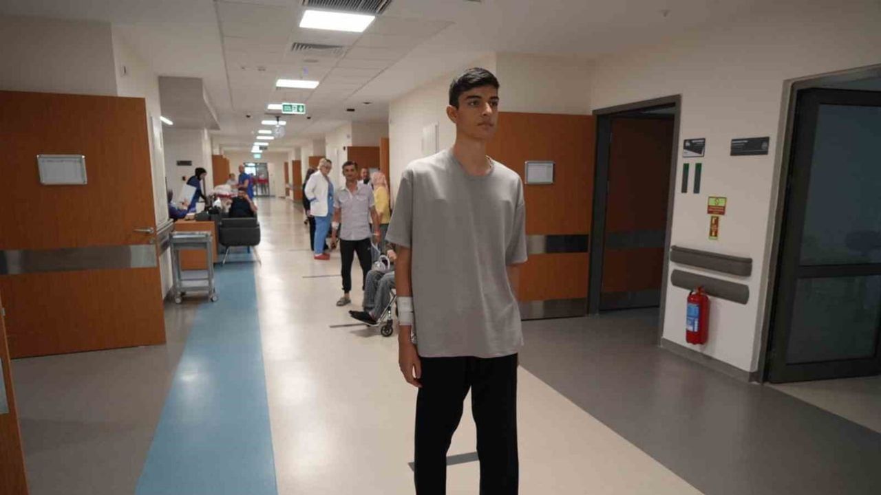 Samsun'da cerrahi yenilik: 17 yaşındaki gencin pektus ekskavatumu kapalı yöntemle düzeltildi
