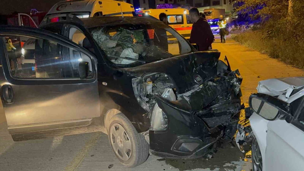 Samsun'da cezaevi yolunda çarpışma: 5 kişi yaralandı