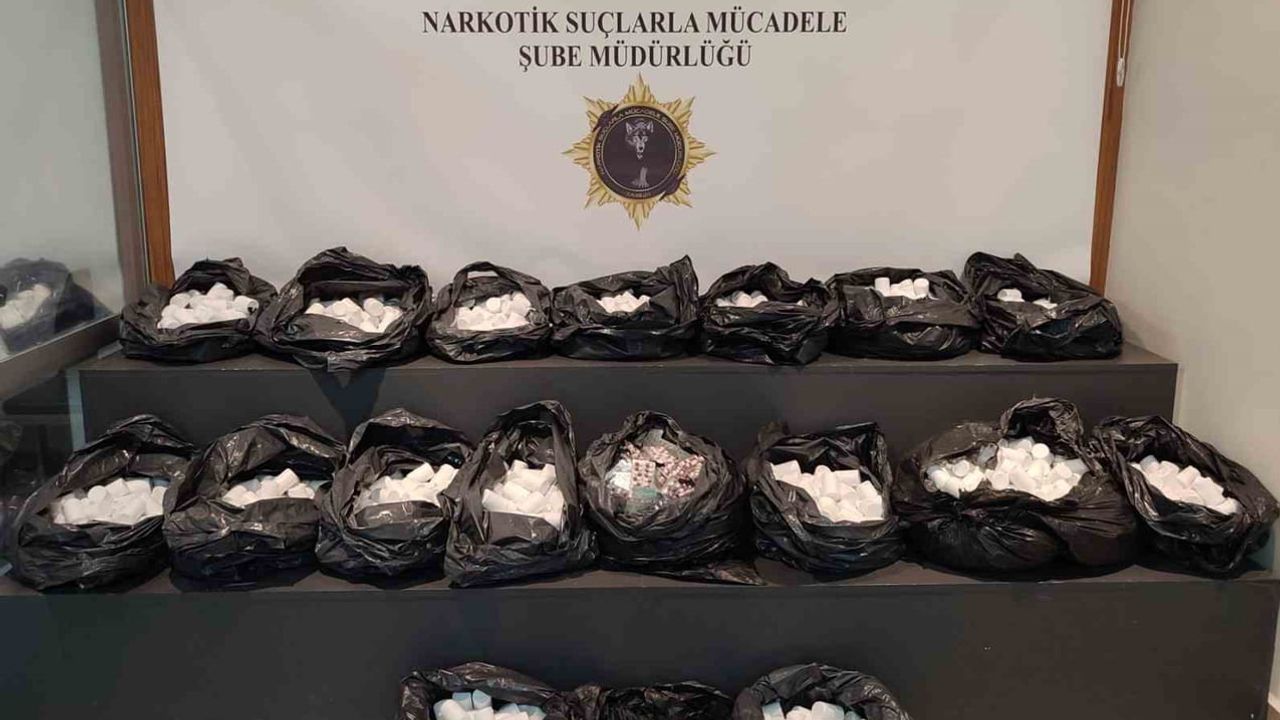 Samsun'da dört operasyonda 117 bin 646 sentetik ecza hapına el konuldu