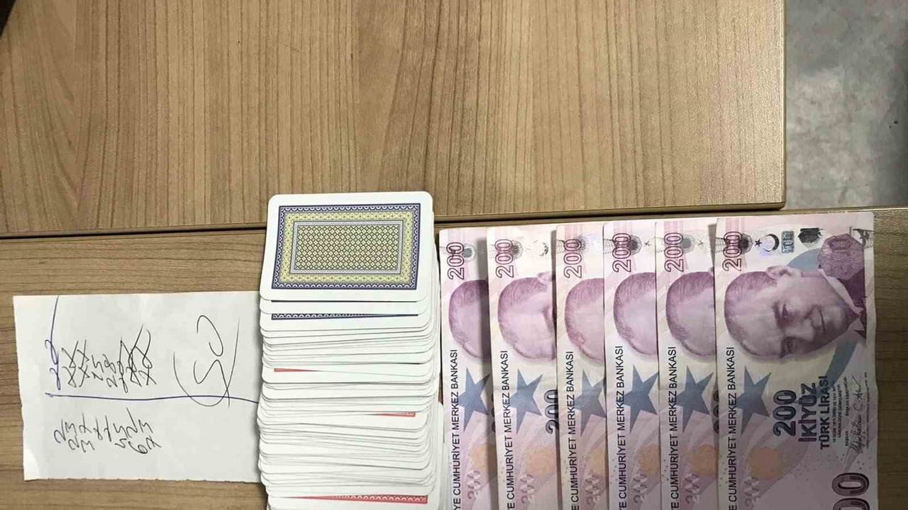 Samsun'da iki ilçede kumar denetimi: 6 kişiye 69 bin 624 lira ceza