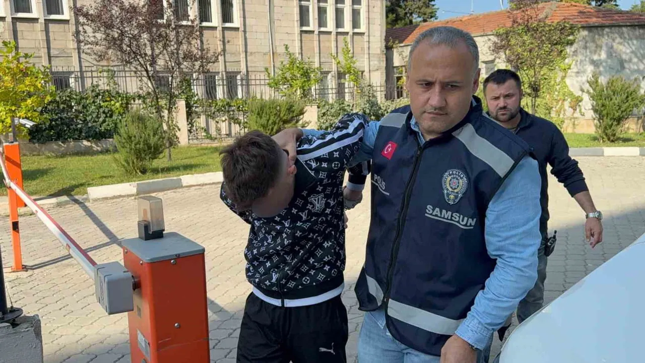 Samsun'da kız meselesi kavgası sonucu iki kişi bıçaklandı