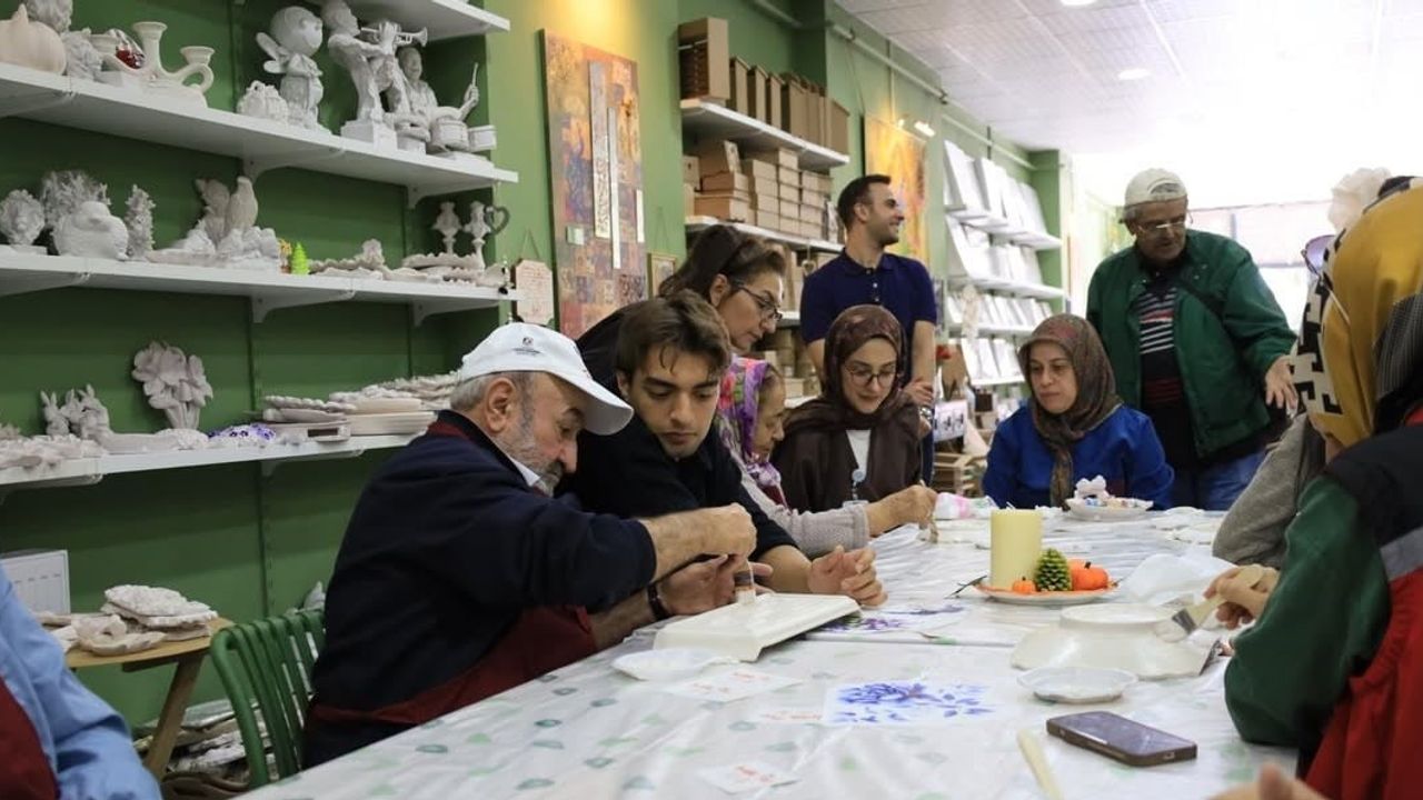 Sanatla birleşen kuşaklar Erzincan'da seramik atölyesinde buluştu
