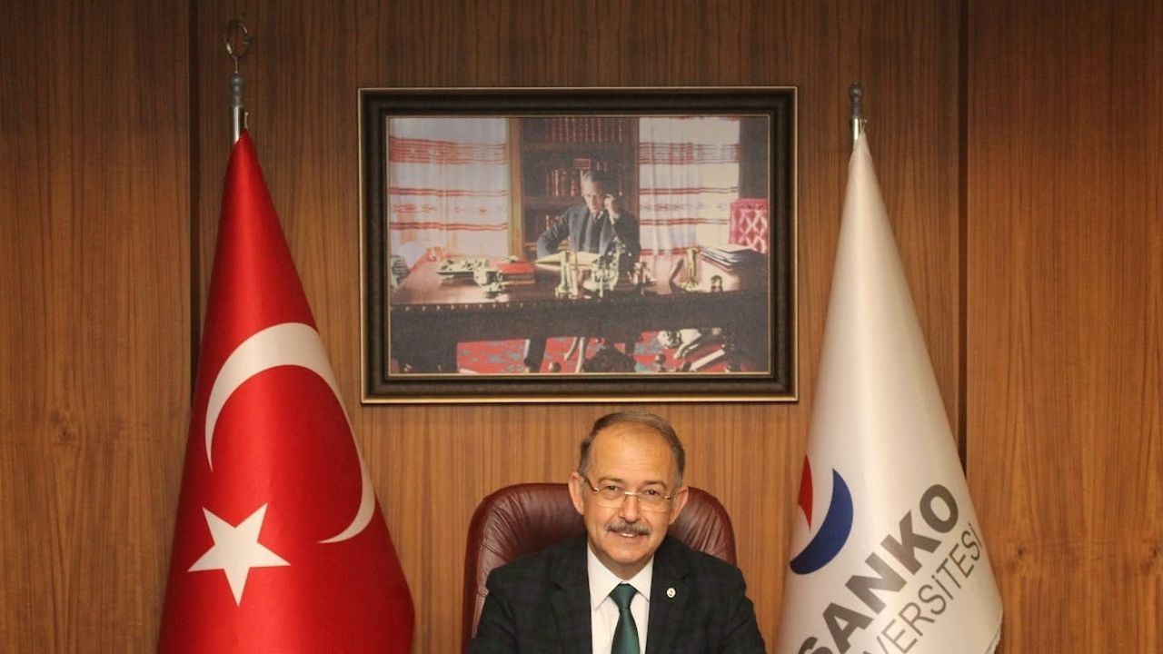 Sanko rektöründen cumhuriyetin geleceğe taşınması vurgusu
