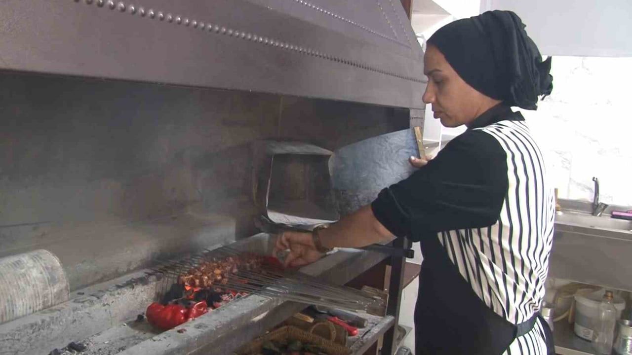 Şanlıurfa'da ciğer ocaklarında kadın ustalar söz sahibi