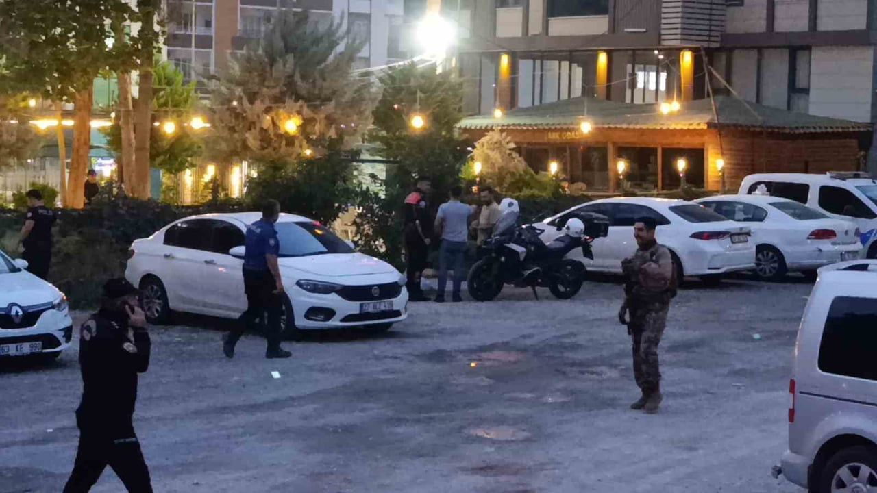 Şanlıurfa'da rezidansta çıkan çatışmada şüpheli kendi silahıyla yaşamını yitirdi