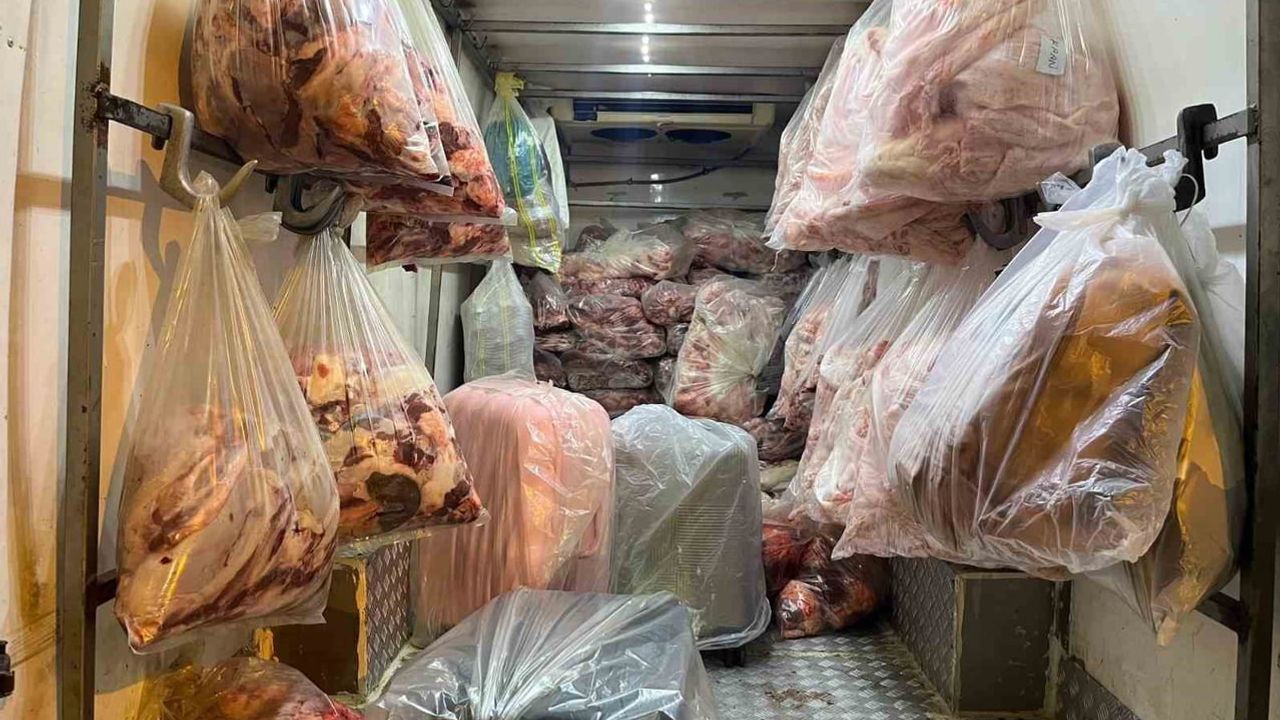 Sapanca gişelerinde ele geçirilen 2 ton 809 kilogram et ve sakatat imha edildi