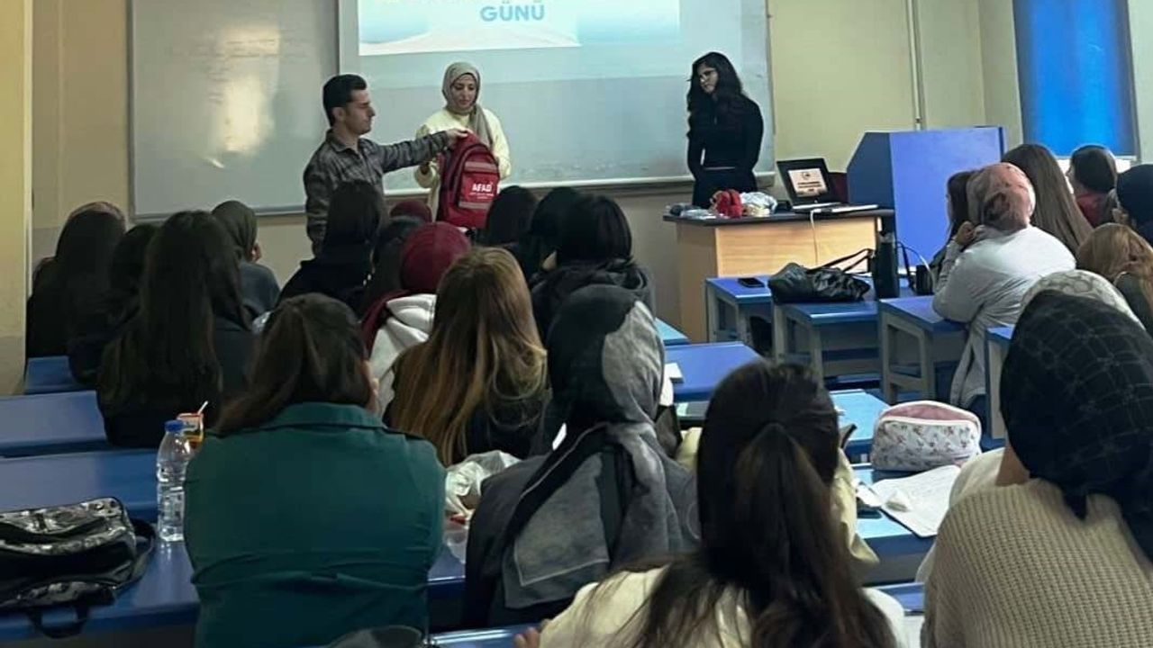 Şaphane myo'da öğrencilere afet bilinci aşılandı