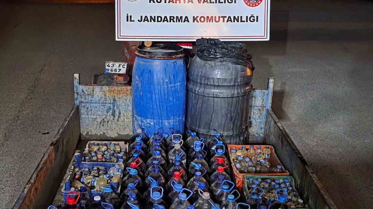 Şaphane operasyonunda 960 litre bandrolsüz şarap yakalandı