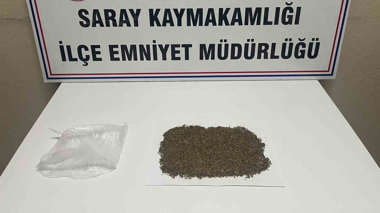 Saray'da iki ayrı uygulamada toplam 32,5 gram bonzai ele geçirildi