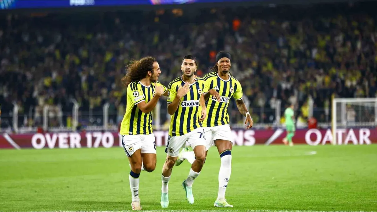 Sarı-lacivertliler ilk 15 dakikada üstün: Fenerbahçe 2-1 önde