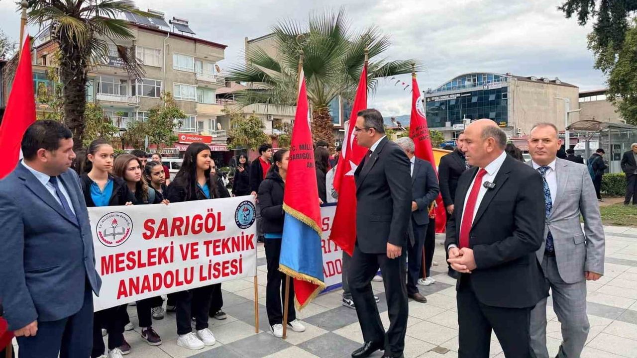 Sarıgöl’de cumhuriyet coşkusu resmî törenle yükseldi