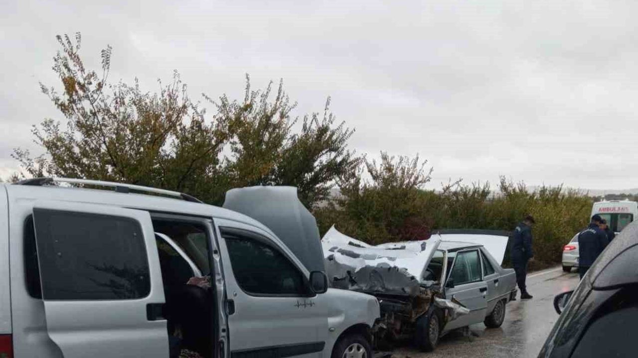 Şarköy yakınlarında araç çarpışması: 7 yaralı