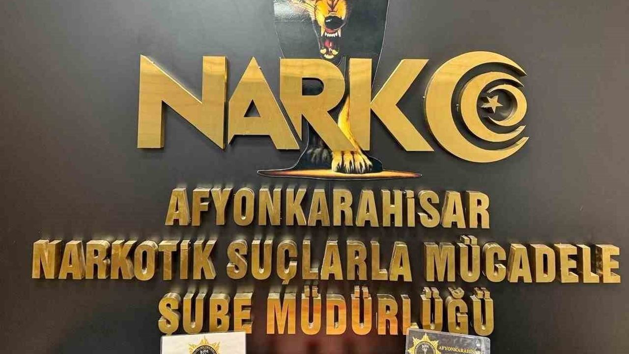 Şehir girişindeki rutin kontrolde 594 uyuşturucu hap bulundu