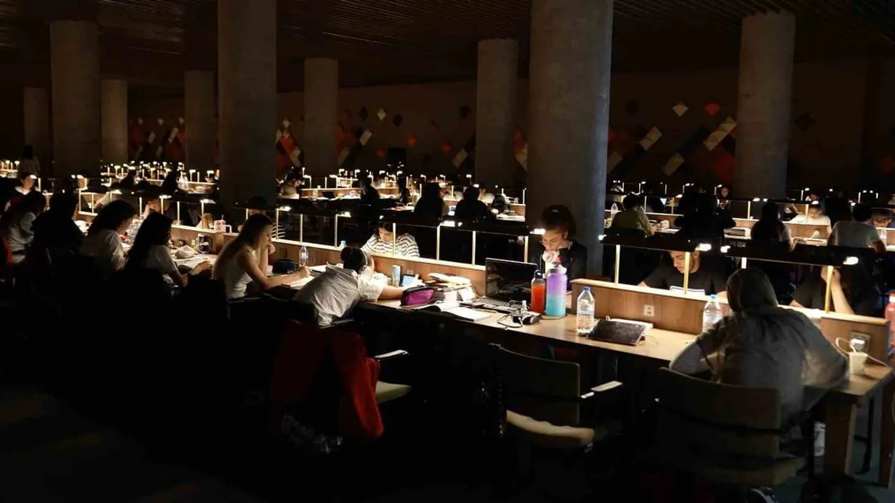 Şehitkamil'de gençlerin geleceğine 16 kütüphane ile yatırım