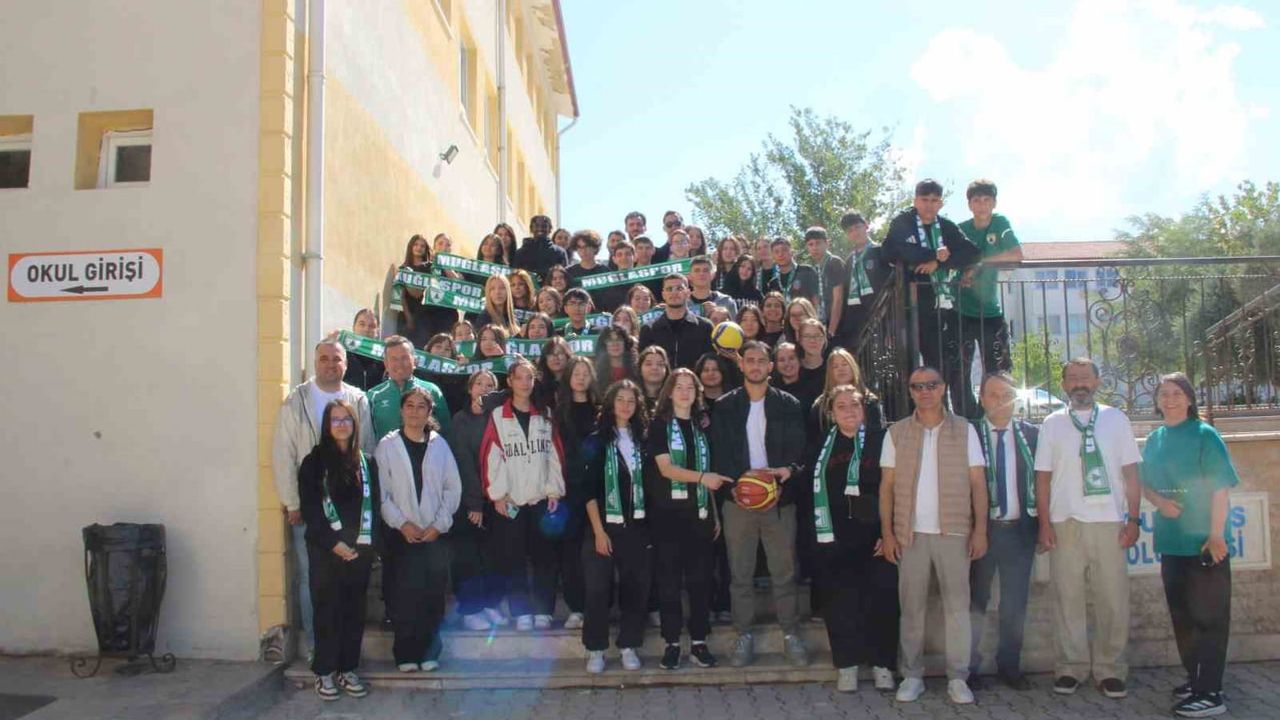 Şehrin ortak değeri sahada: Muğlaspor öğrencilerle buluştu