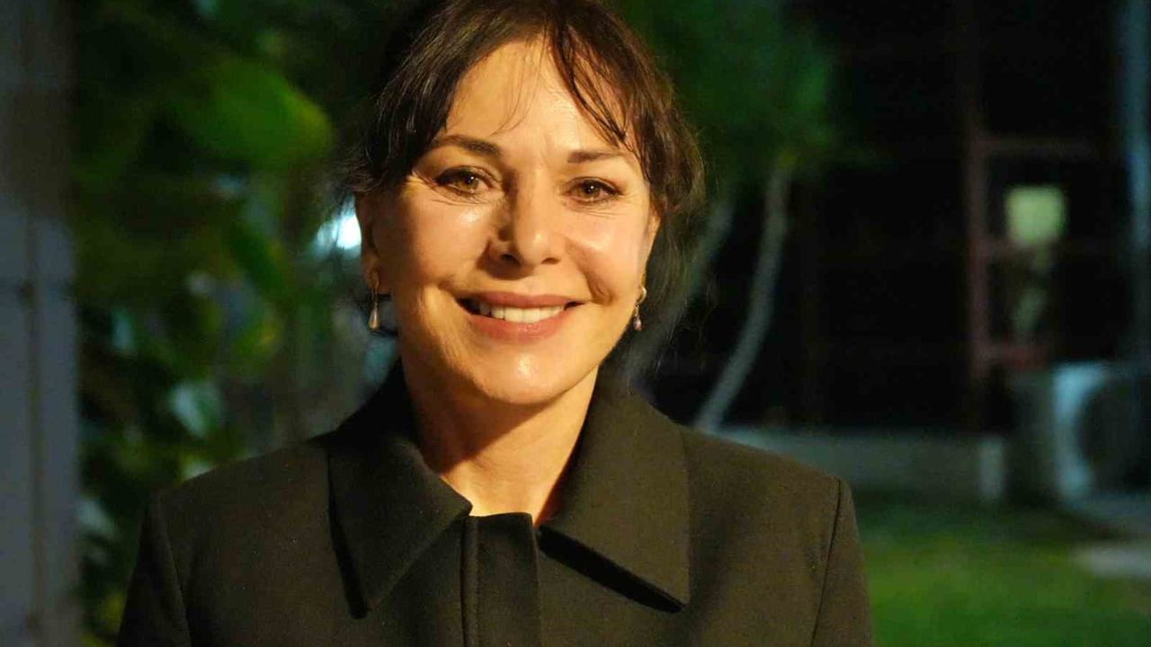 Şenay Gürler: Antalyalıların ilgisiyle festival salonları taşınıyor