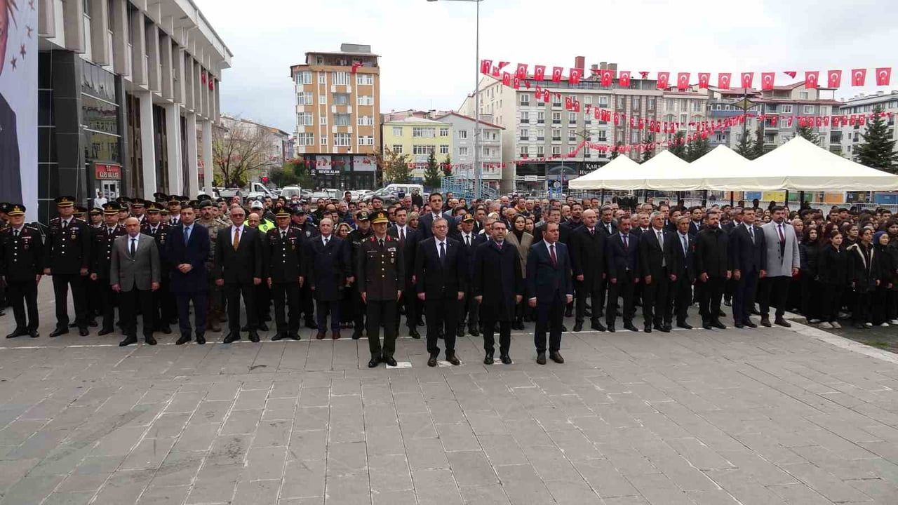 Serhat kenti Kars'ta 106 yıllık kurtuluş coşkusu