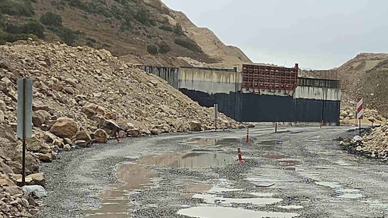 Seyitgazi-Kırka bağlantı yolu için onarım çağrısı