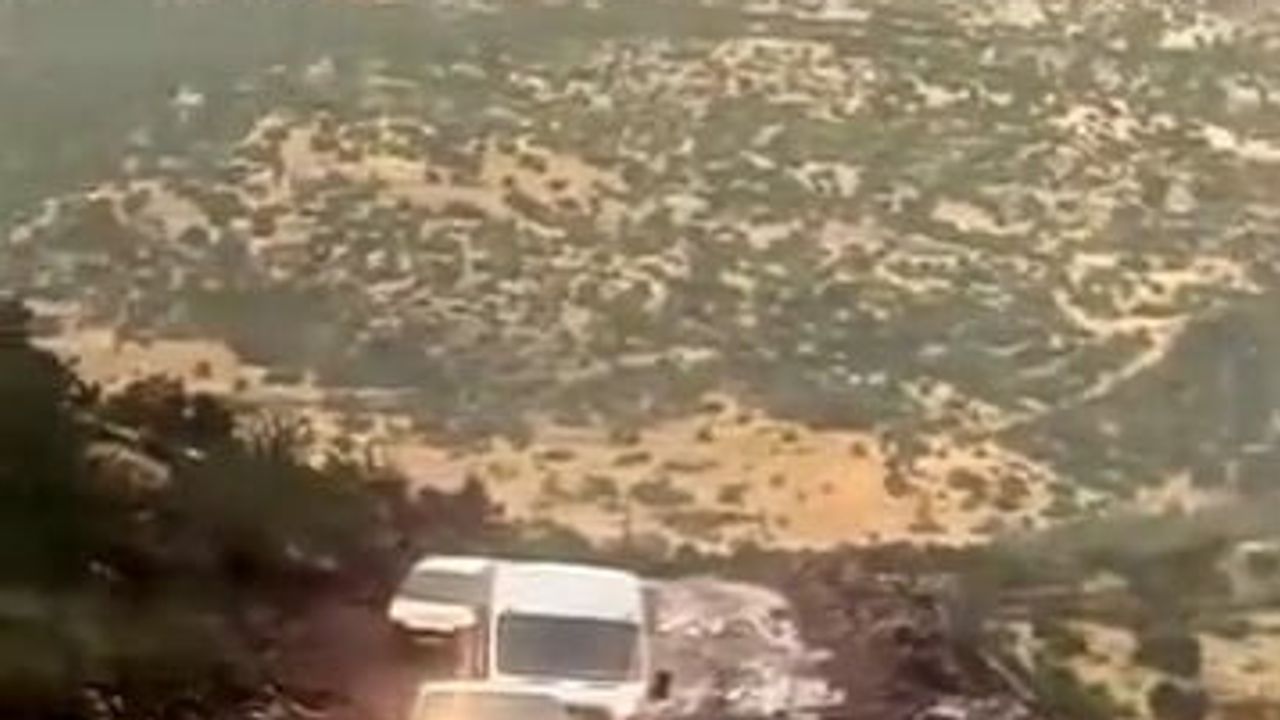 Siirt'in Pervari ilçesinde sağanak kırsal yolları çamura boğdu