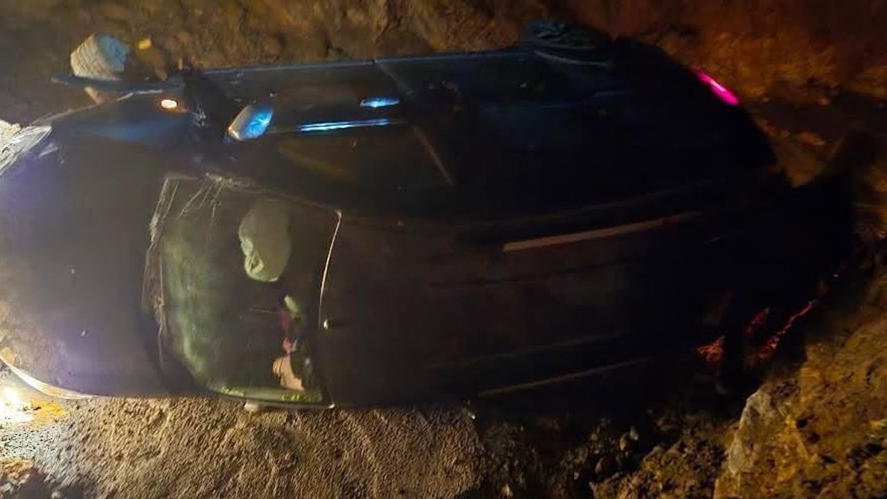Siirt-Pervari kara yolunda gece yarısı takla: anne ve oğlu hastaneye kaldırıldı