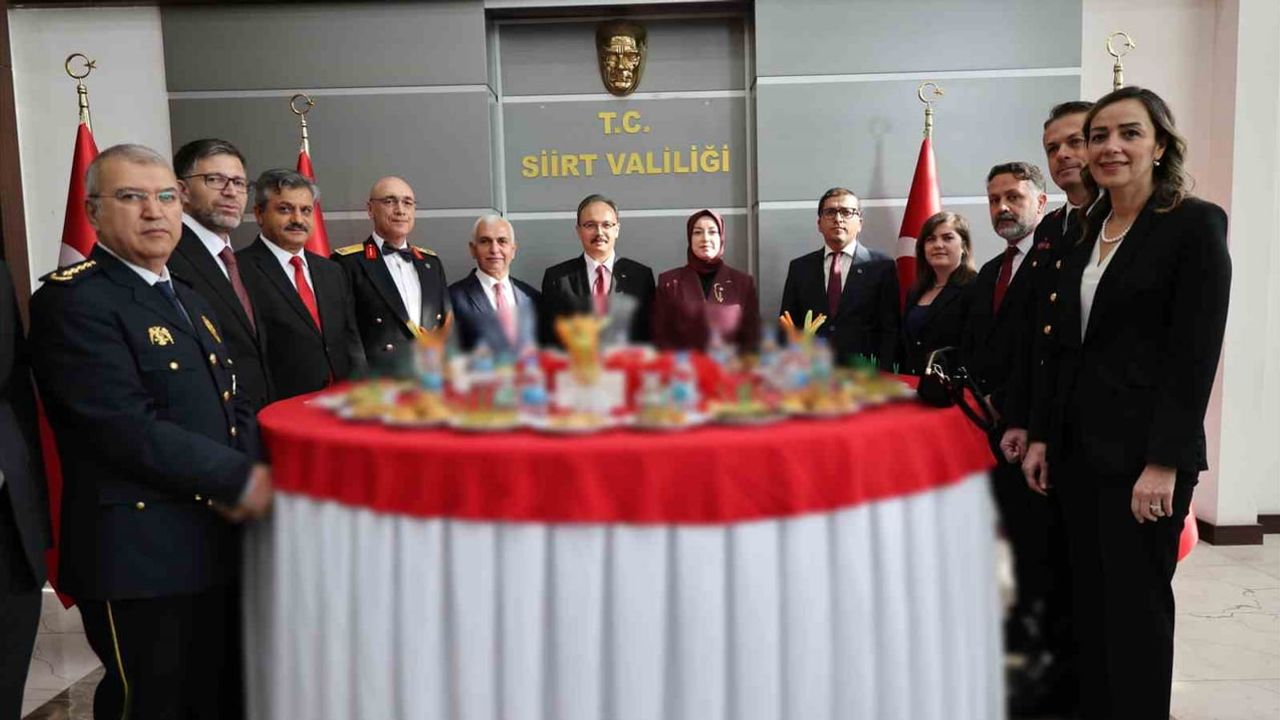 Siirt'te cumhuriyet coşkusu: 103. yıl kutlamaları resepsiyonla tamamlandı