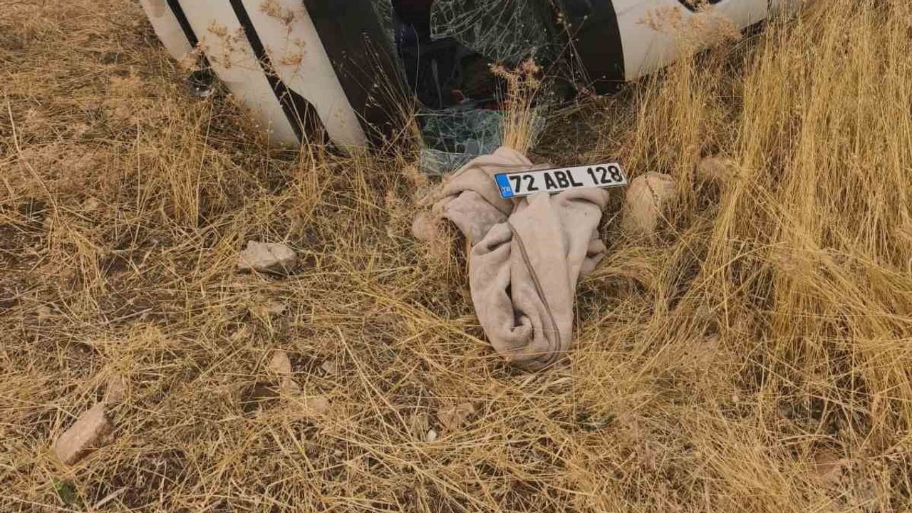 Siirt’te devrilen kamyonun sürücüsü hastaneye kaldırıldı