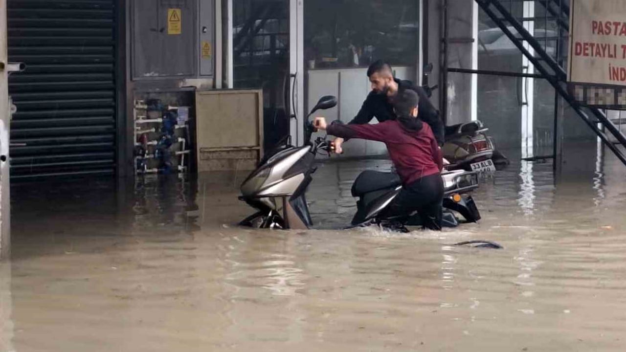Silifke sabahı sulara teslim oldu