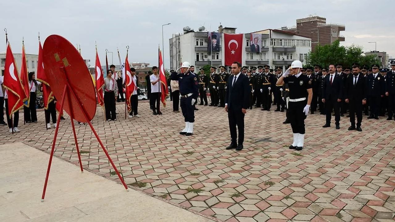 Silopi'de birlik mesajlarıyla Cumhuriyet Bayramı kutlandı