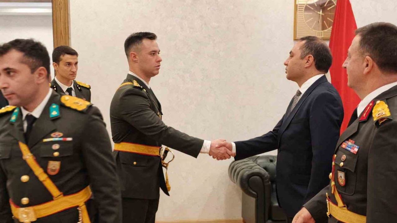 Silopi'de resmi kabul töreniyle cumhuriyetin 103. yılı kutlandı