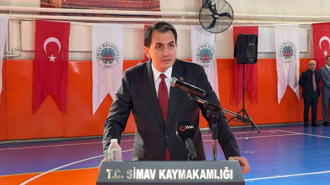 Simav'da Cumhuriyet Bayramı töreni gençlerin etkinlikleriyle sürdü