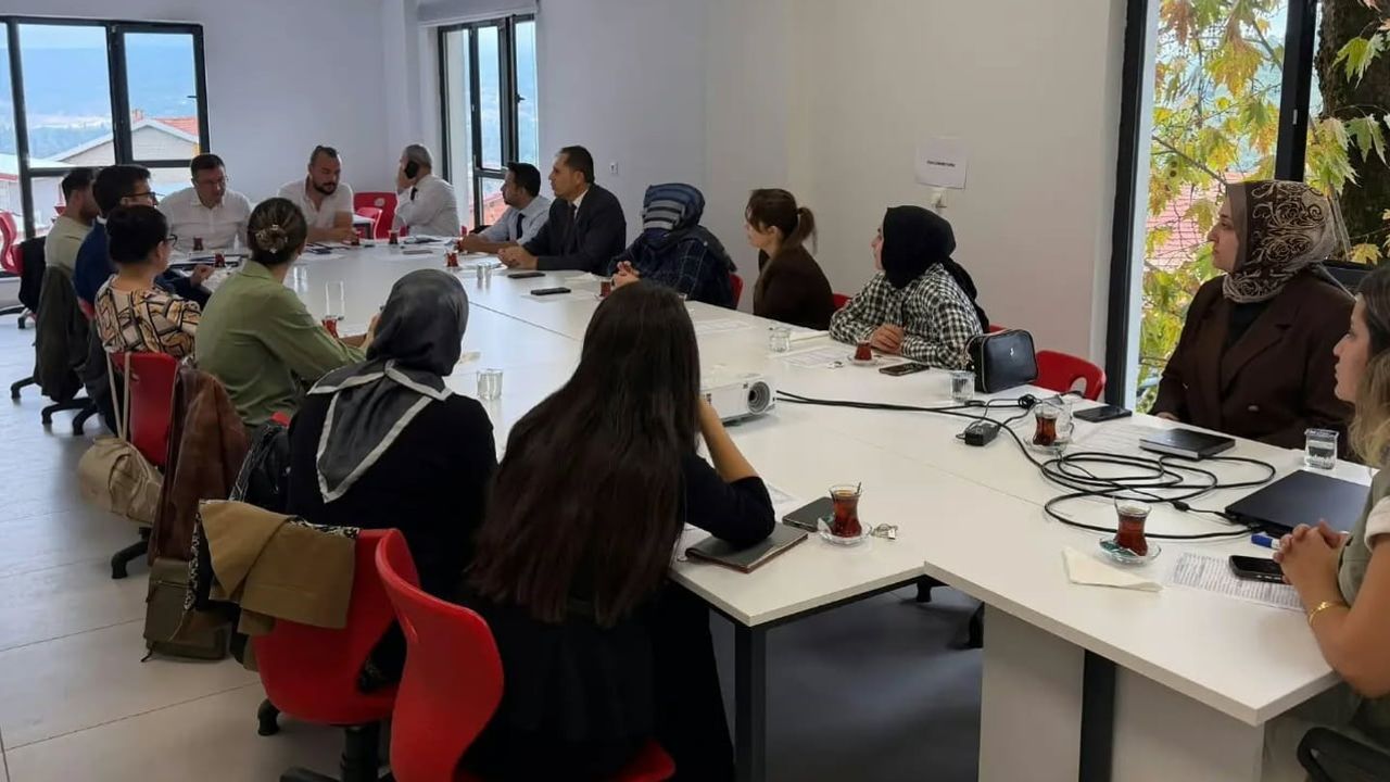 Simav'da sosyal yardım ve hizmetlerde eş güdüm için kapsamlı istişare
