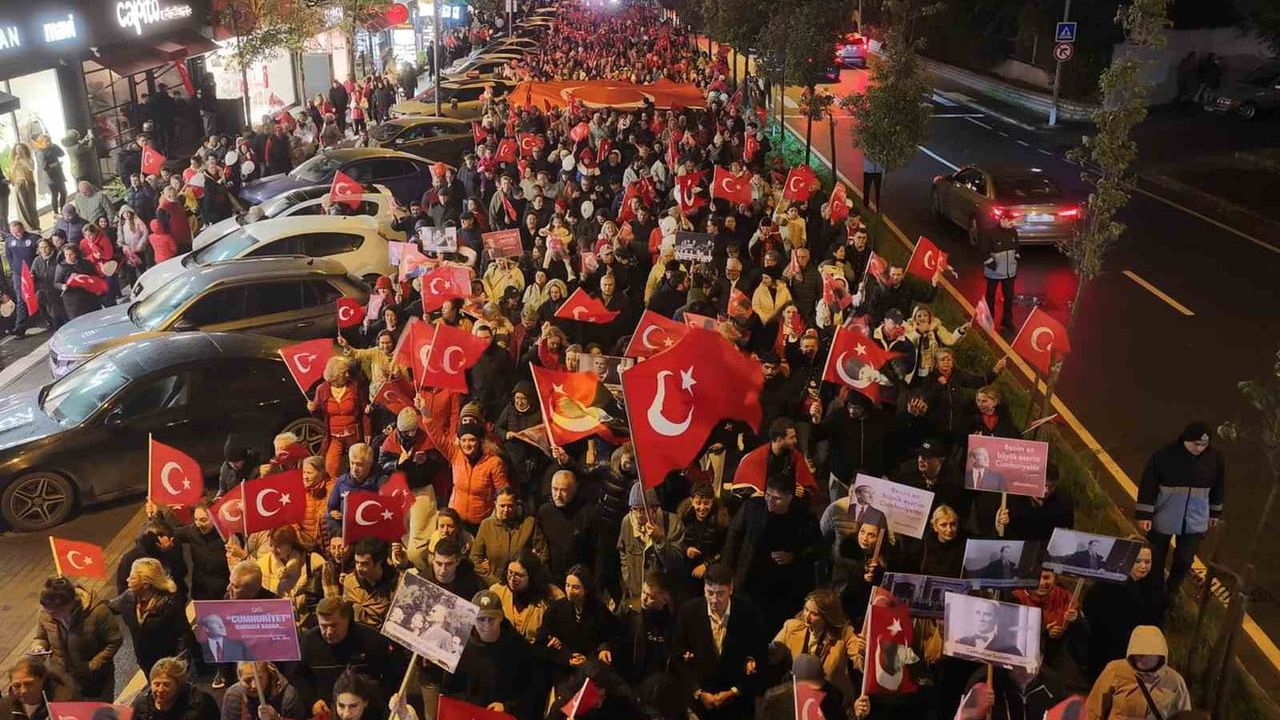 Sinanoba'da fener alayıyla Cumhuriyet Bayramı coşkusu sürdü